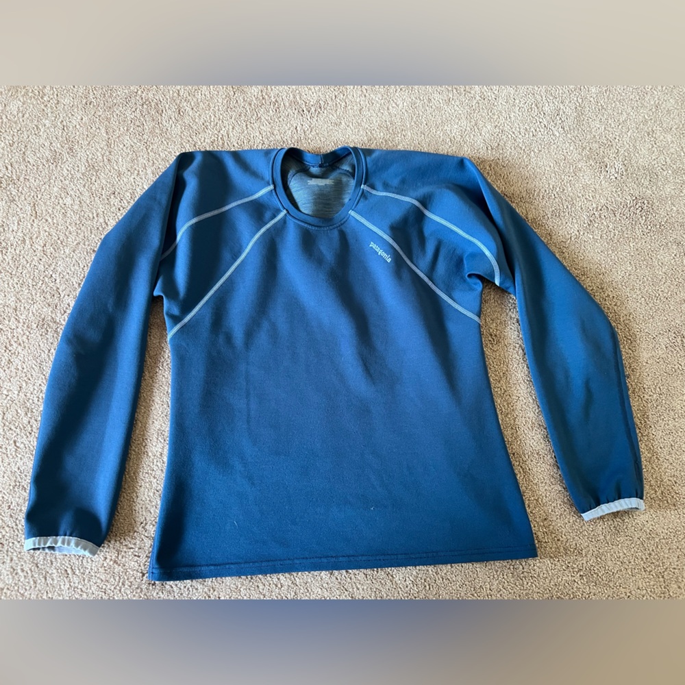 Patagonia Long Sleeve  – Size Medium women